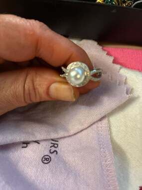 Pavé Cubic Zirconia and Imitation Pearl Swirl Ring in Silver Tone